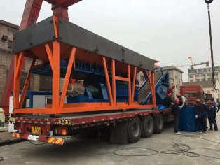 新疆塔城穩(wěn)定土拌合站——長城建機發(fā)往新疆的拌合站發(fā)貨現場