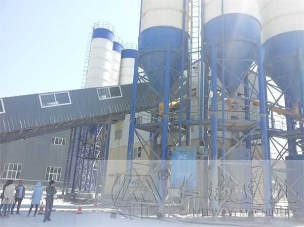 中小型混凝土攪拌站的水泥倉支腿留多高合適呢