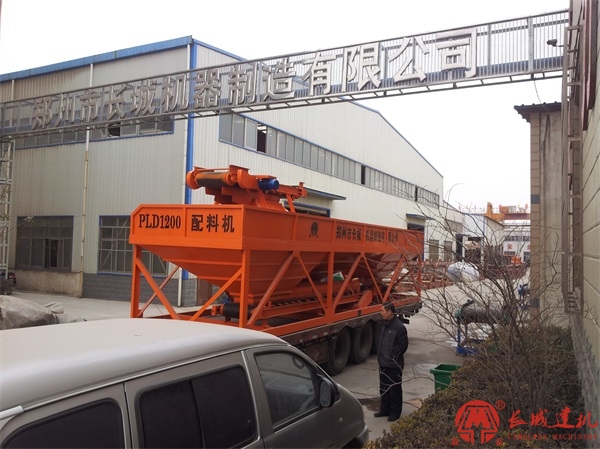 鄭州長(zhǎng)城重工攪拌站、塔機(jī)、升降機(jī)廠家直銷