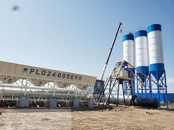 長城建機(jī)西藏hzs90攪拌站