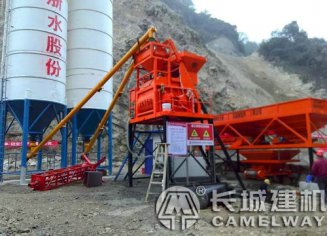 hzs35混凝土攪拌站價(jià)格，一個(gè)小時(shí)產(chǎn)量能打多少方
