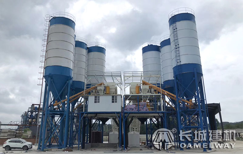 hzs180攪拌站是幾方機設(shè)備