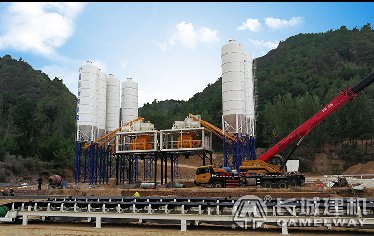 120攪拌站一次出料多少方 hzs120主機(jī)是幾方