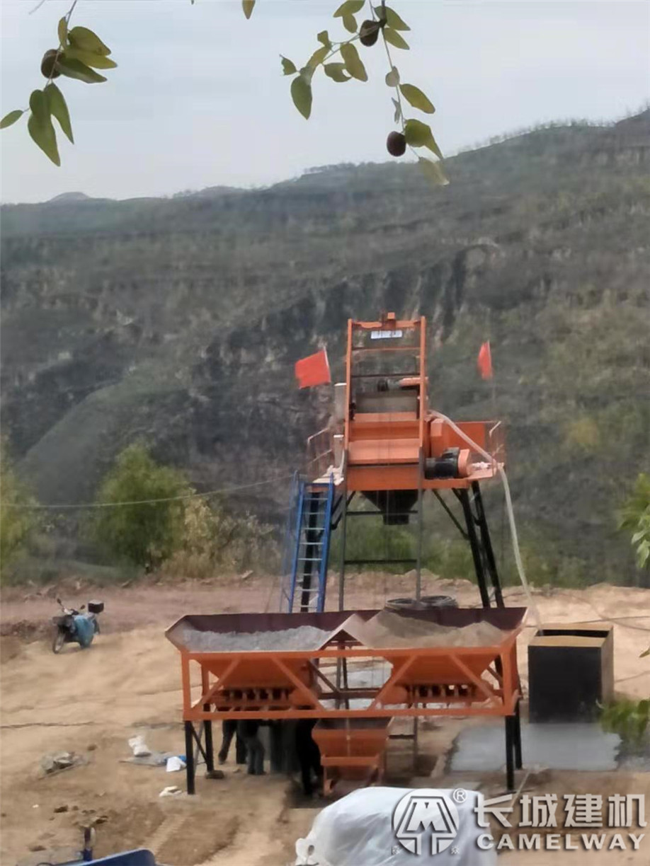 山西呂梁客戶購買的hzs35攪拌站上選用的js750混凝土攪拌機(jī)