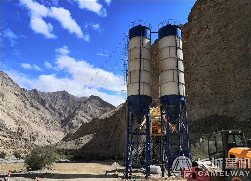 長(zhǎng)城60型混凝土攪拌站一套多少錢（圖為客戶現(xiàn)場(chǎng)）