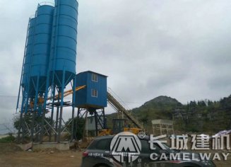 90攪拌站是多大的容量,90型混凝土拌合站產(chǎn)能